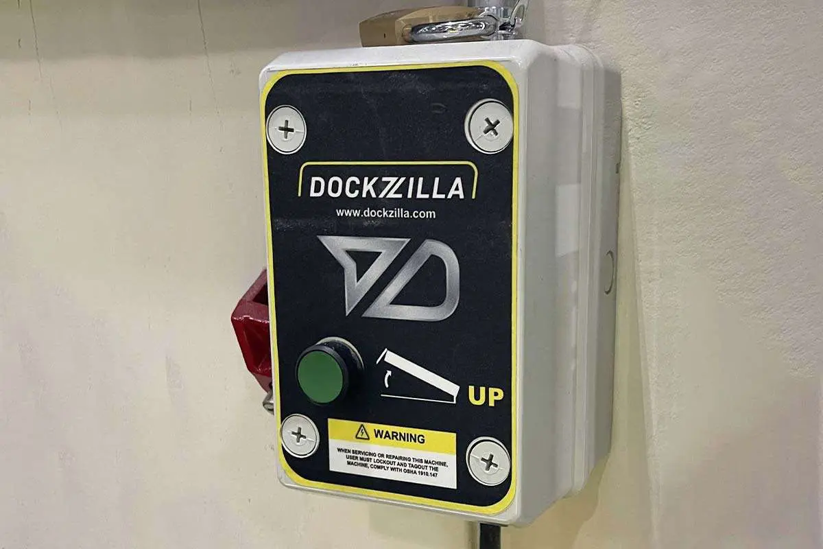 Push Button Hydraulic Dock Leveler Control panel with push button for Dock House dock leveler