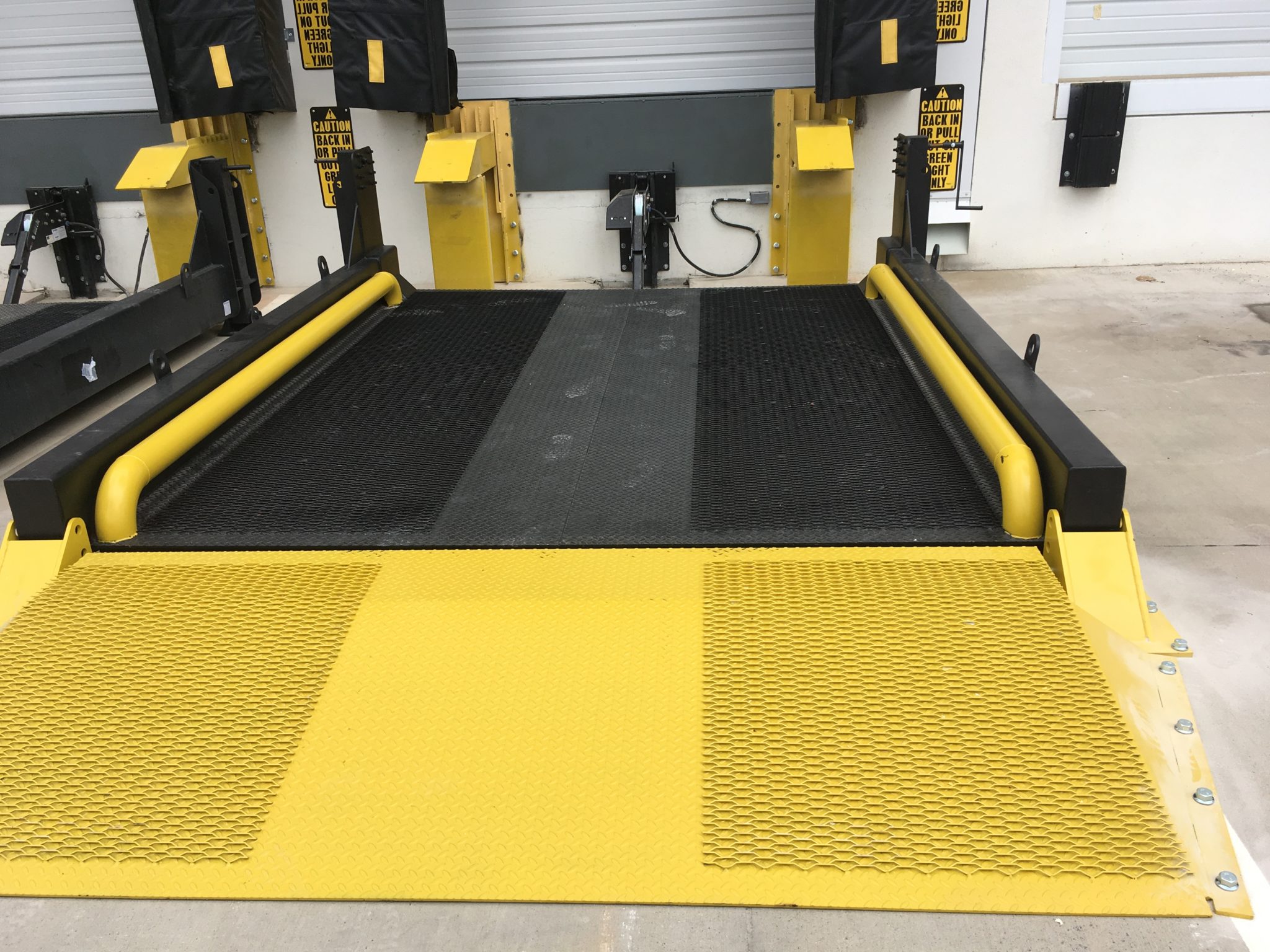 12 ft jack adjustable riser ramp