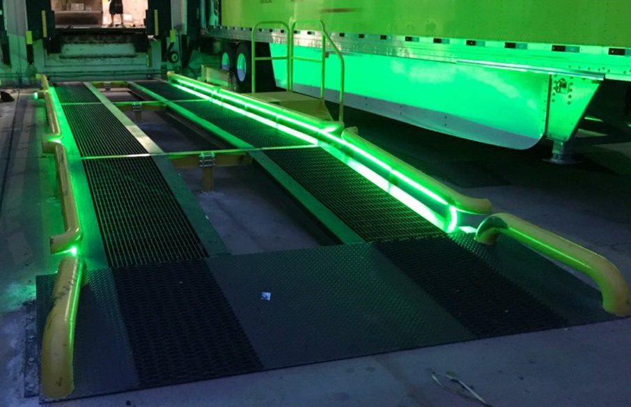 Dockzilla Lighted Wheel Riser Runway Green-riser-ramps